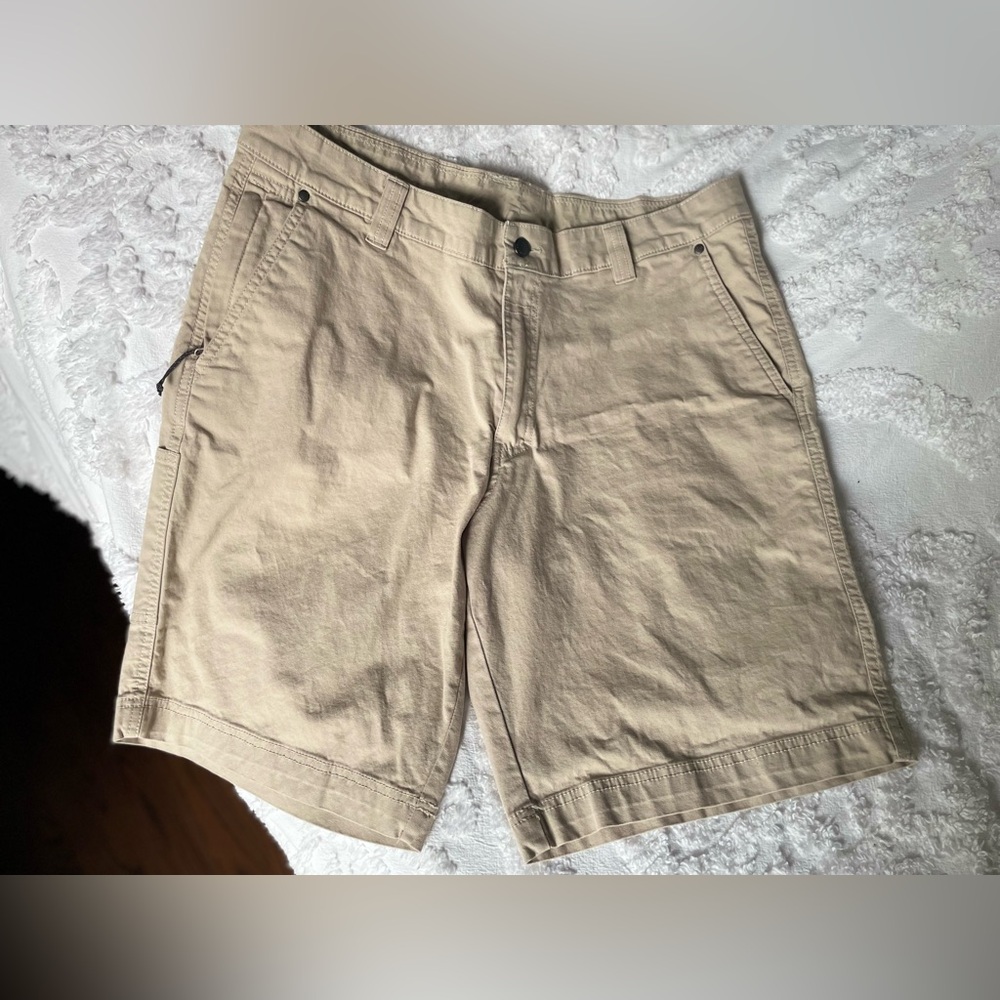 Columbia/EUC Tan Flat Front Shorts Lightweight Casual